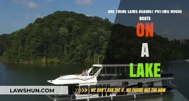 Houseboats on Lakes: Navigating Legal Waters and Local Regulations