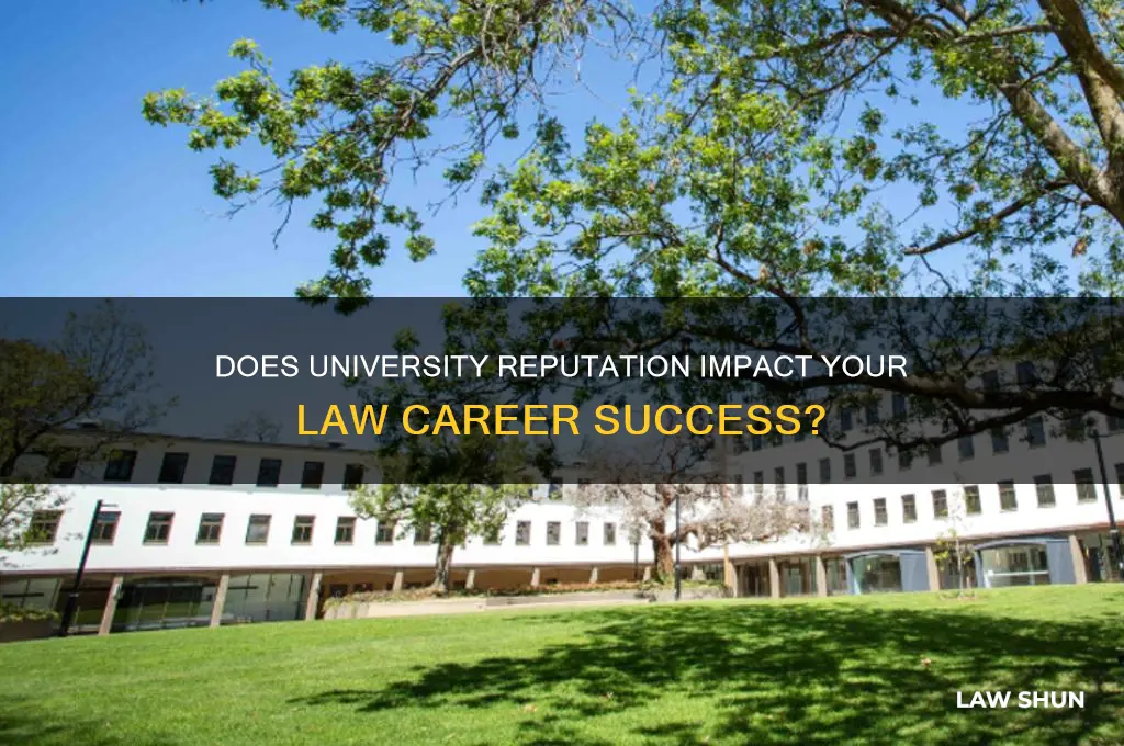 does it matter what uni you go to for law