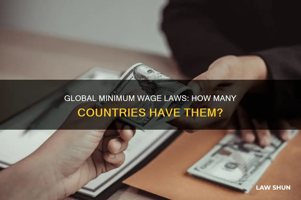 how many countries have minimum wage laws