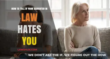 Signs Your Daughter-in-Law Dislikes You: Understanding Family Dynamics
